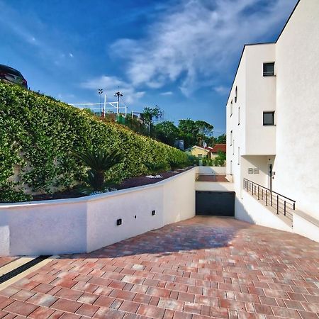 Vita, Luxury Apartments Опатия Екстериор снимка